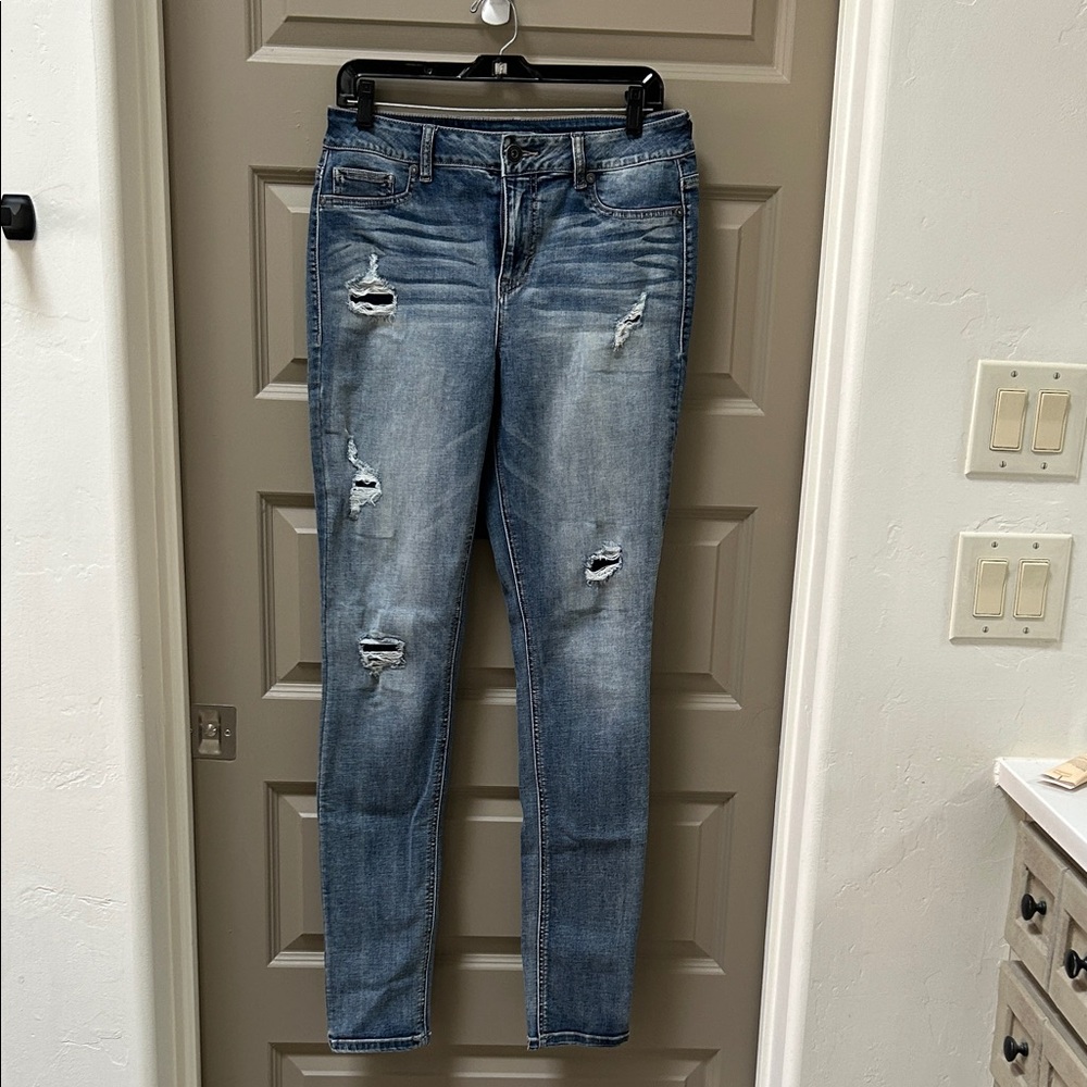 Maurices Light Blue Distressed Skinny Jeans M Long